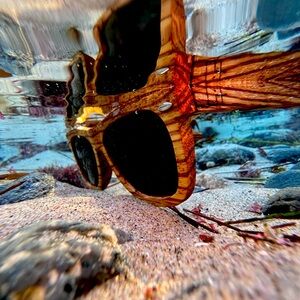Wood sunglasses for surf boarding